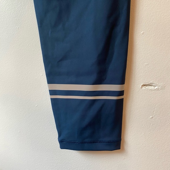 NWOT Noli Navy Leggings with White Logo - Picture 4 of 7